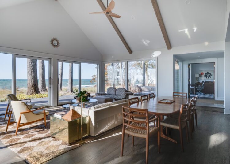 HOTW 2526 Lakeshore Drive