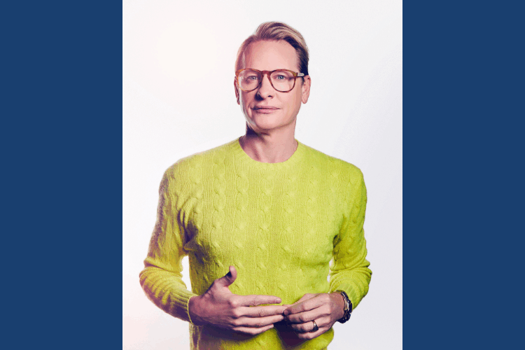 Carson Kressley, estrela de reality shows, fala sobre viagens, moda e fofocas sobre celebridades