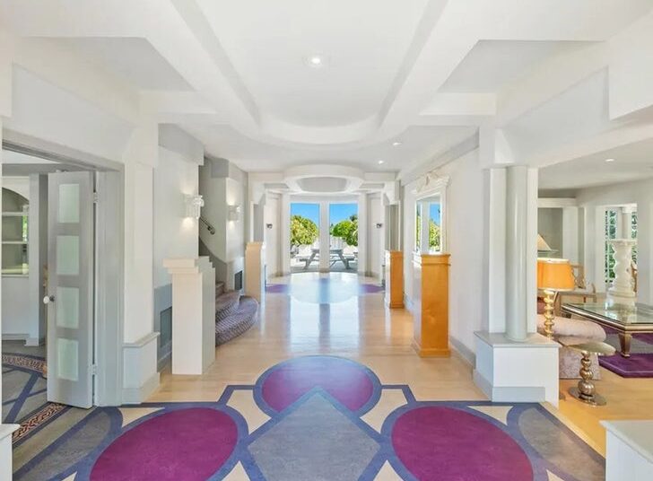 Casa de Richard Simmons em Hollywood Hills encontra comprador por US$ 5,9 milhões