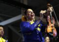 Como a banda Mariachi Rams transformou o dia do jogo da NFL em uma trilha sonora pessoal de Los Angeles