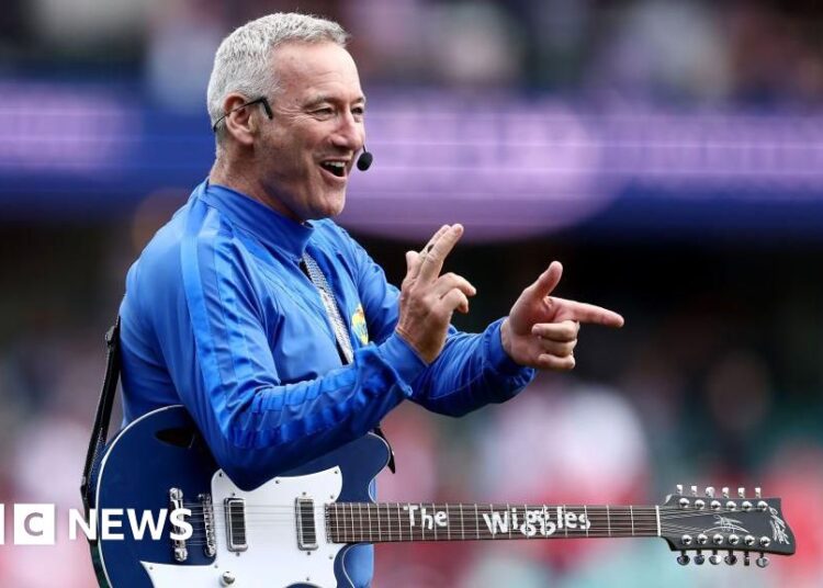 Declaração de emissão do Wiggles após aparecer no videoclipe de Ecstasy