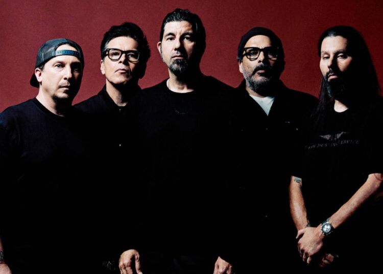 Deftones patrocina seu time de futebol juvenil local – confira a linda camisa e kit novos