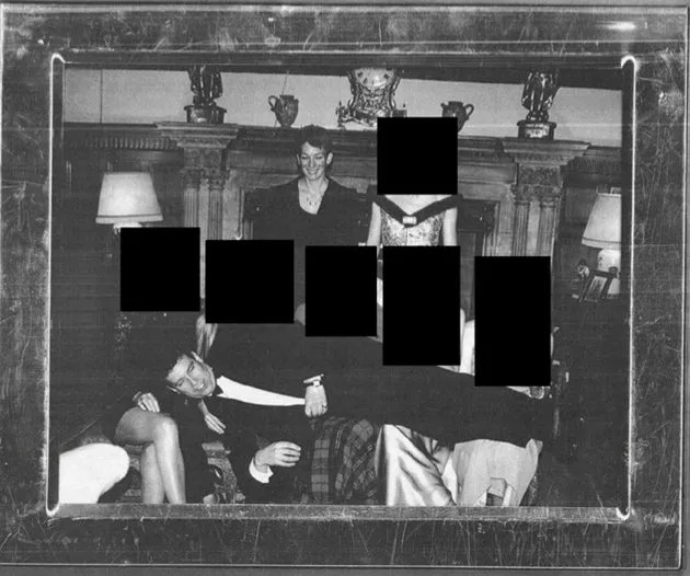 Dem faz sugestões à realeza e diz que eles ‘deveriam ter vergonha’ das gravatas Epstein do ex-príncipe