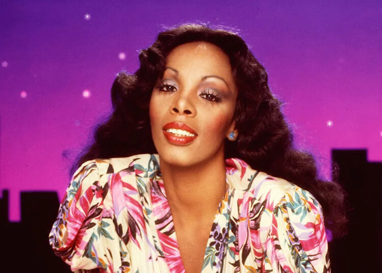 Donna Summer é postumamente incluída no Hall da Fama dos Compositores