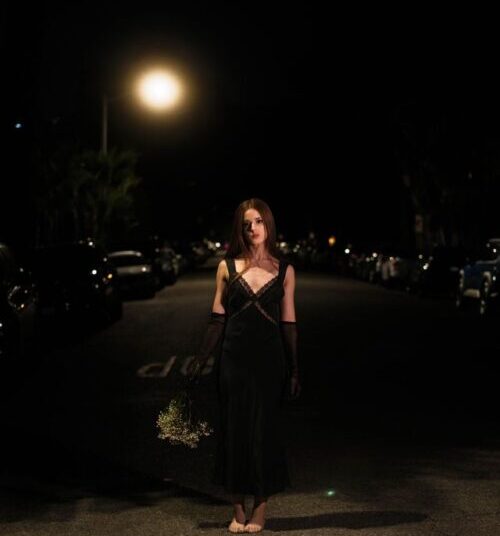 Ella Collier lança “SLEEPWALKING” de seu mais novo álbum » // MELODIC Magazine