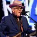 Elvis Costello aparecendo no próximo episódio da nova série de performances da MGM + 'Words + Music'; Anuncia Programas Principais de 2026 no Reino Unido