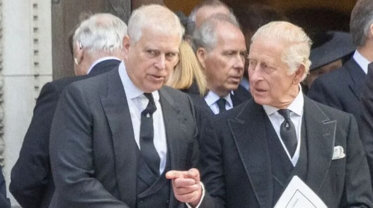 Ex-príncipe Andrew exige US $ 99 milhões para sair da Royal Lodge após ser despejado pelo rei Charles