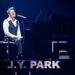 JY Park, fundador da JYP Entertainment e copresidente do Comitê Presidencial de Intercâmbio de Cultura Popular (JYP Entertainment)