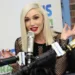 Gwen Stefani canta nova música natalina Hot Cocoa no Rockefeller Center Christmas Tree Lighting