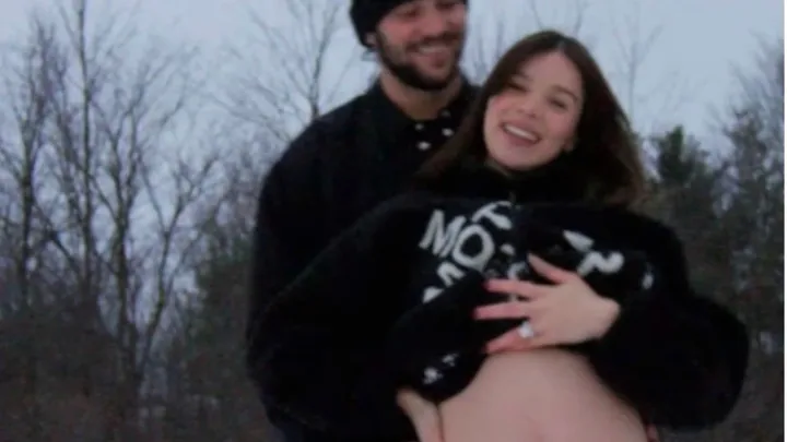Hailee Steinfeld e o marido Josh Allen estão esperando o primeiro filho juntos
