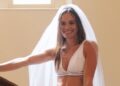 Holly Ramsay está decidida a aproveitar seu grande dia, apesar da briga de casamento