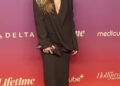 Jennifer Lopez, Dakota Johnson e mais favorecem a elegância moderna na gala de mulheres no entretenimento de 2025 do The Hollywood Reporter