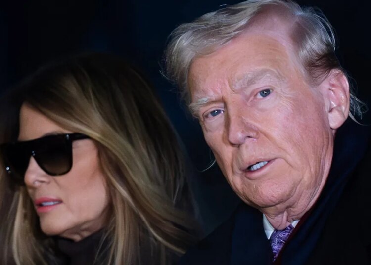 Jimmy Fallon zomba da entrada de Melania no salão de baile de Trump