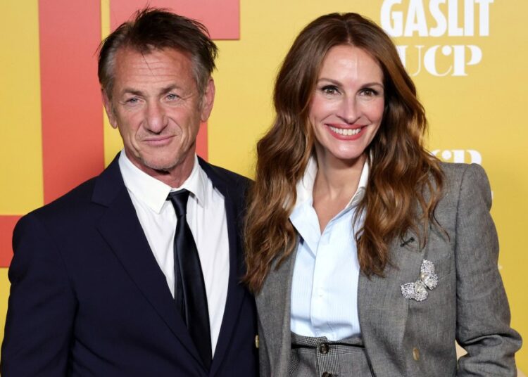 Julia Roberts e Sean Penn Bond sobre Danny Moder em Atores em Atores