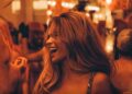 KAROL G lança novo videoclipe impressionante de “Ivonny Bonita” do Tropicoqueta