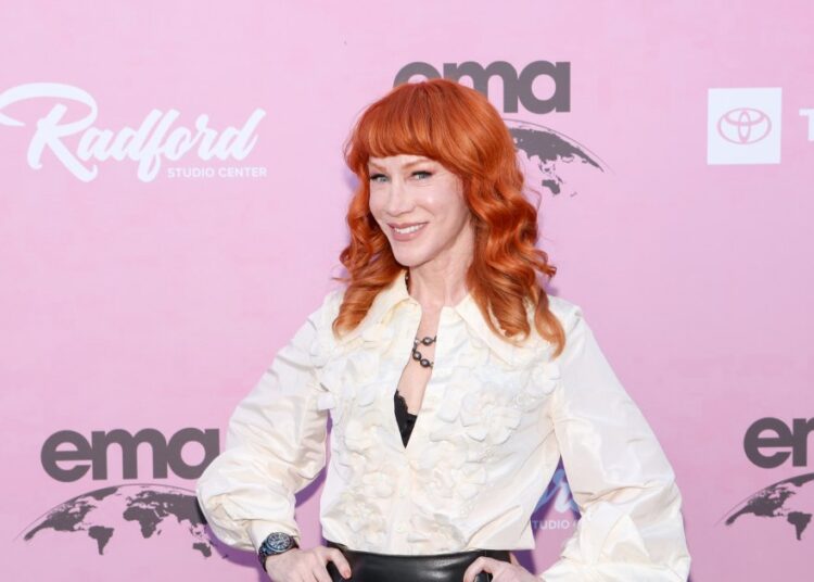 Kathy Griffin fala sobre se apaixonar por um jovem de 23 anos após o divórcio