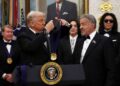 Kennedy Center homenageia artistas de festa, mas Trump ganha destaque