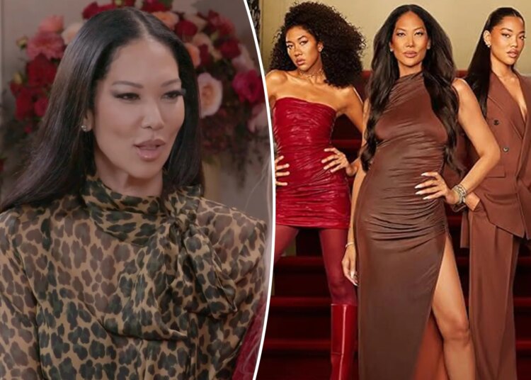 Kimora Lee Simmons esclarece o equívoco de que ela não foi criada por si mesma