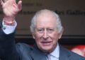 King Charles lança mensagem assinada pessoalmente no Instagram para iniciar a temporada de férias