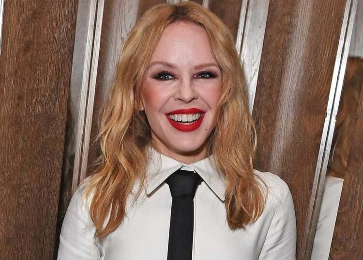 Kylie Minogue revela sofrimento terrível ao fazer novas músicas