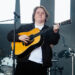 Lewis Capaldi diz que começará a trabalhar em novas músicas em janeiro, depois de cair na “rotina criativa” em 2025