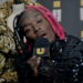 Lil Uzi Vert interpreta um famoso estilista no videoclipe de 'What You Saying'