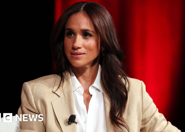 Meghan, Duquesa de Sussex faz contato com o pai Thomas Markle no hospital