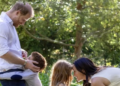 Meghan Markle e Príncipe Harry compartilham uma linda foto de férias com Archie e Lili