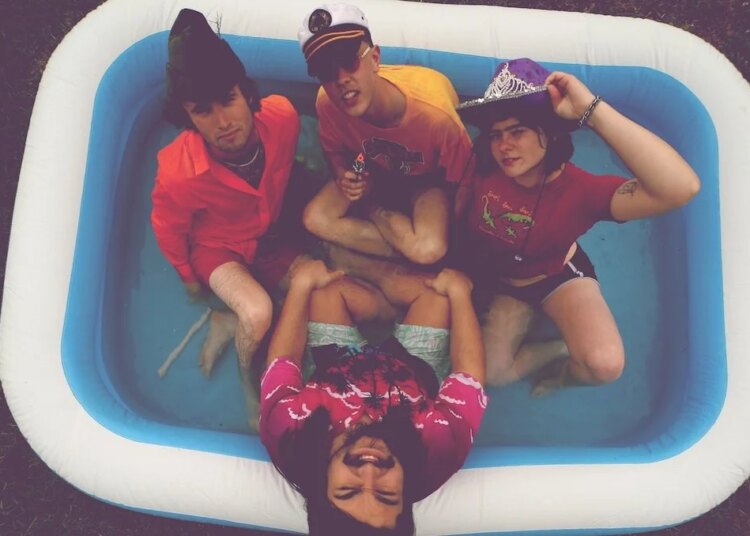 Molly Rocket compartilha o videoclipe do último single ‘When He Walks Around’ – The Note