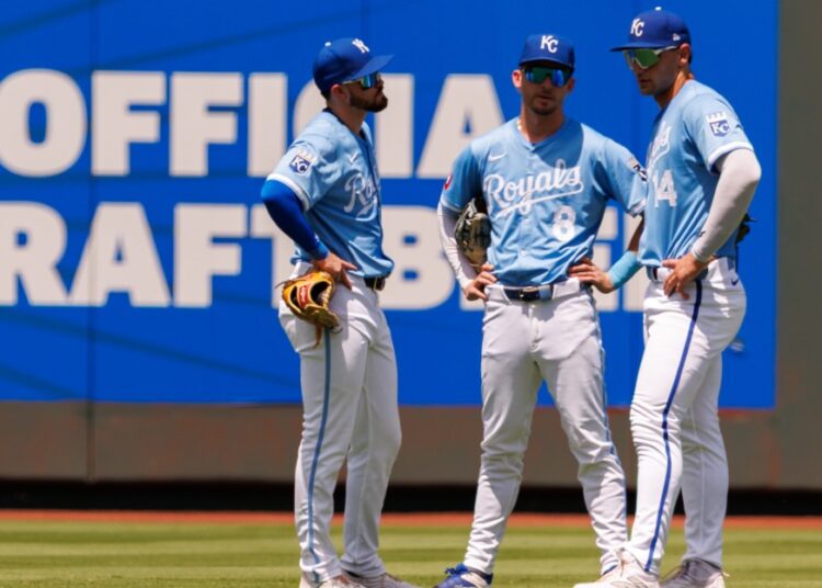 Notícias do Kansas City Royals: O Royals pode adicionar dois outfielders
