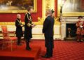 O Palácio de St James hospeda a primeira cerimônia MBE em quatro anos, com a Princesa Real apresentando homenagens