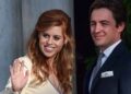 O afilhado de Diana comparece ao batismo da filha de Beatrice enquanto o príncipe William falta