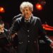 Bob Dylan se apresentando