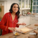 Os pijamas festivos e aprovados por celebridades de Meghan Markle são o conjunto perfeito para usar debaixo da árvore de Natal