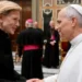 Papa Leão recebe estrelas de cinema no Vaticano