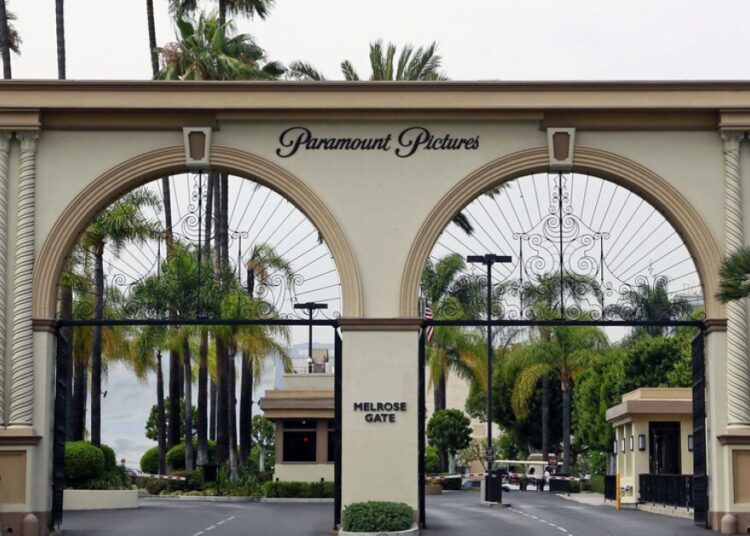 Paramount se torna hostil em oferta pela Warner Bros., desafiando oferta da Netflix