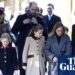 Princesas Eugenie e Beatrice juntam-se à família real para o serviço religioso do dia de Natal | Andrew Mountbatten-Windsor