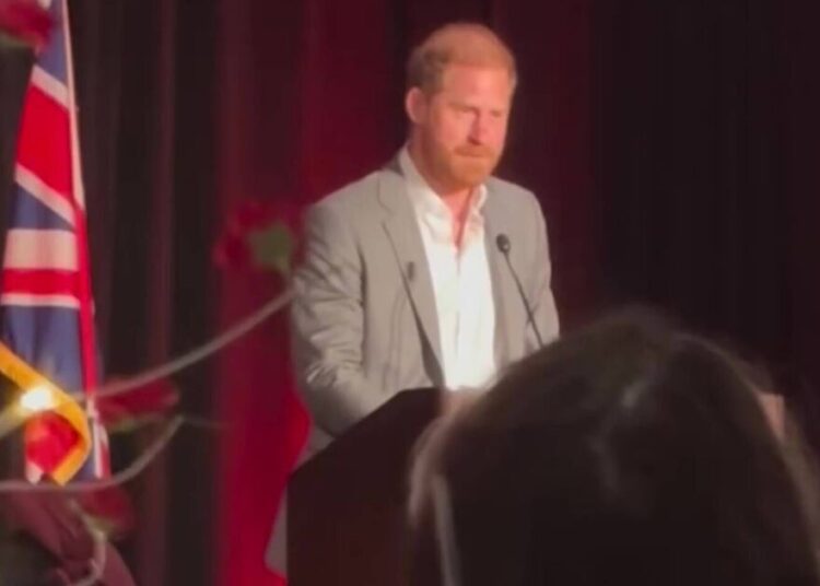 Príncipe Harry zomba da repressão de Trump ao ICE em discurso em Santa Monica – Celebrity News – Entretenimento