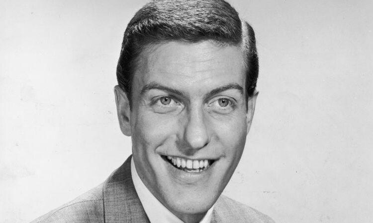 Quando Dick Van Dyke completa 100 anos, relembramos sua carreira lendária