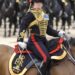 Rei e Rainha escolhem a primeira mulher escudeira da coroa para dirigir Royal Mews