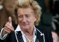 Rod Stewart, 80, interrompe abruptamente o show para repreender fã indisciplinado
