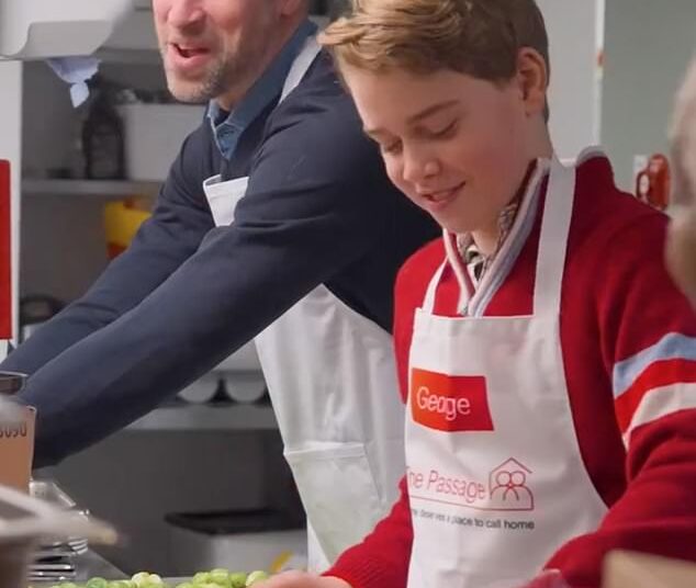 Royal fans spot touching gesture during Prince William and George’s Christmas visit to homeless shelter