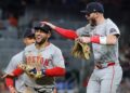 Royals assinam o primeiro base do herói popular do Red Sox em 2025 para um acordo da liga secundária