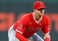 Royals contrata o infielder Kevin Newman para um acordo para uma liga secundária