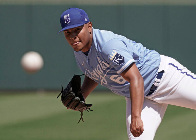Royals sai na frente na troca de Brewers, ganhando Isaac Collins, Nick Mears por Angel Zerpa