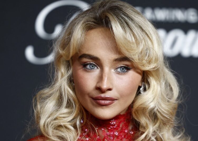 Sabrina Carpenter e editora de Franklin the Turtle condenam o uso de seu trabalho pela administração Trump nas redes sociais