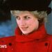 Sandringham na neve enquanto a família real desfruta do serviço religioso de 1985