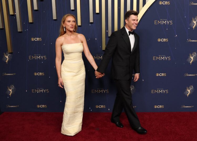 Scarlett Johansson revela por que entrou em pânico no primeiro encontro com Colin Jost