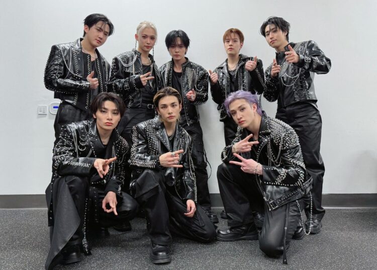 Stray Kids alcança o 8º álbum em primeiro lugar na Billboard 200 com 'Do It'