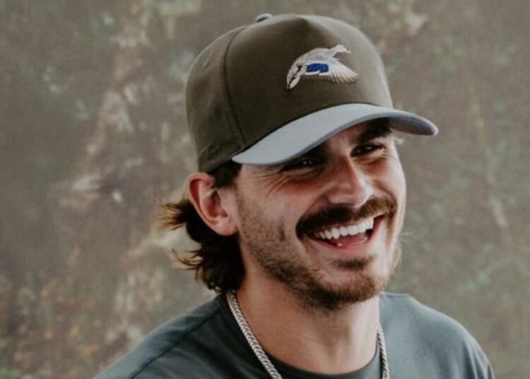 Surpresa de Tucker Wetmore lança nova música ‘Proving Me Right’